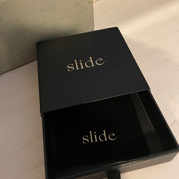 Slide Jewels Gold Necklace - Picture 4 of 9